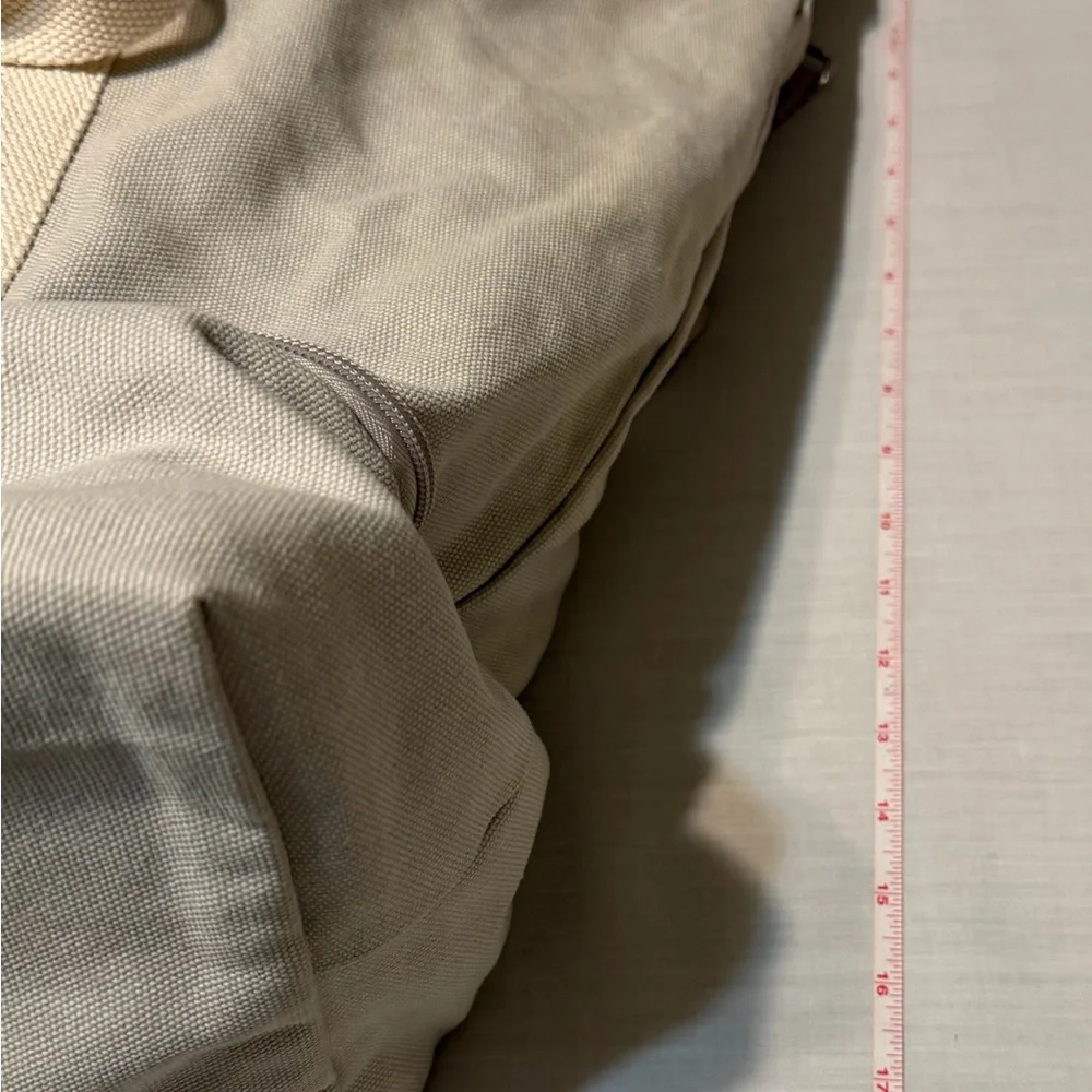 Lo & Sons NWOT Catalina Deluxe Canvas Duffel Tote Bag with Shoe Compartment - Picture 8 of 11